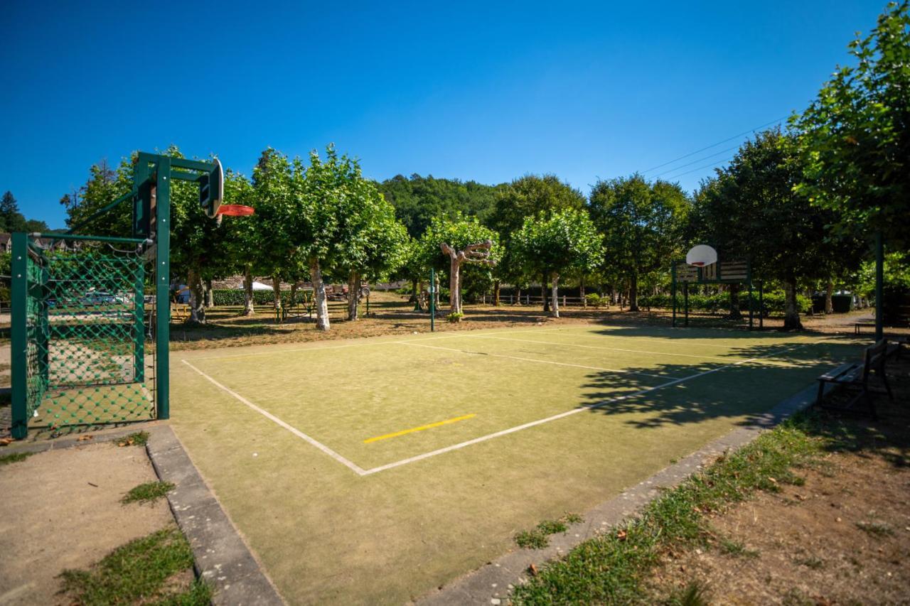 Camping Le Chateau Du Gibanel Saint-Martial-Entraygues 외부 사진