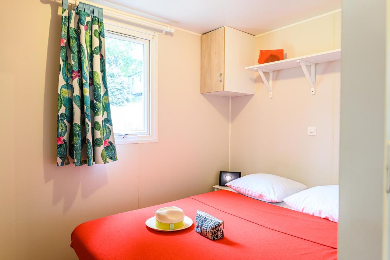 Camping Le Chateau Du Gibanel Saint-Martial-Entraygues 외부 사진