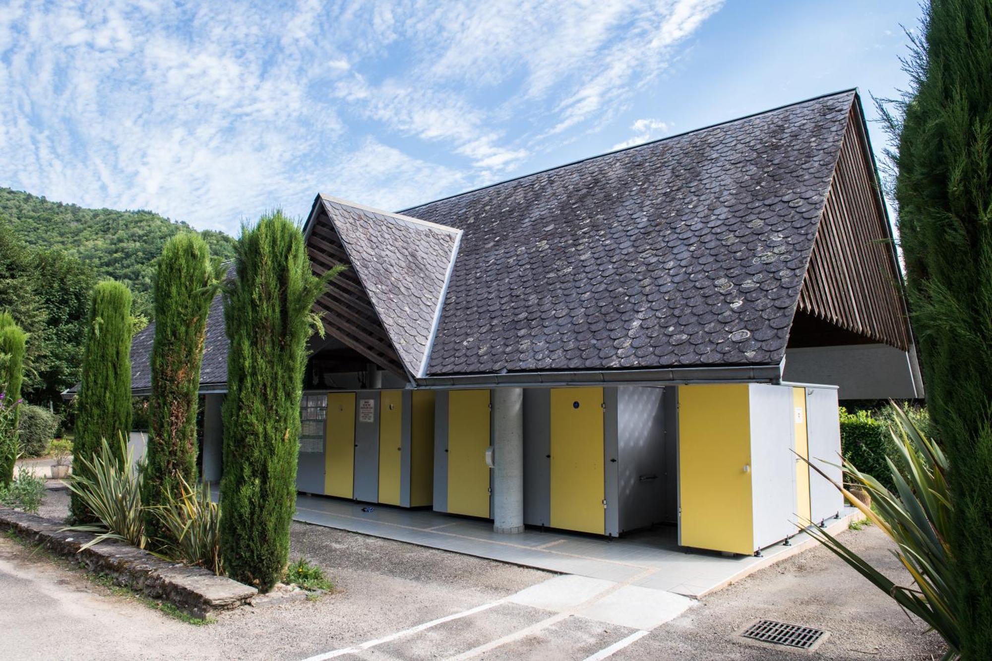 Camping Le Chateau Du Gibanel Saint-Martial-Entraygues 외부 사진