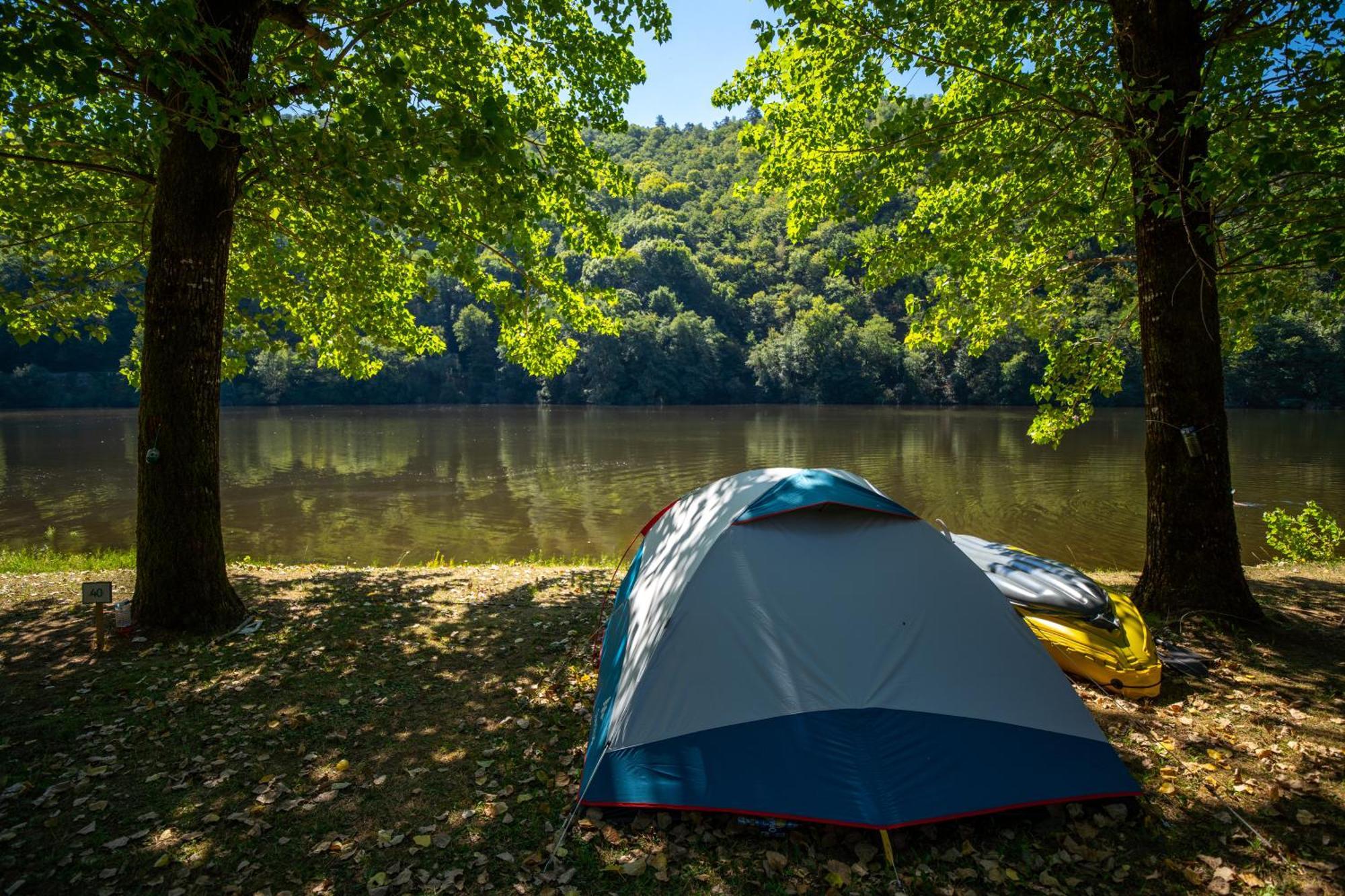 Camping Le Chateau Du Gibanel Saint-Martial-Entraygues 외부 사진